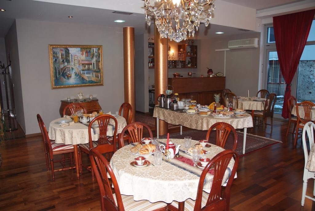 Hotel Octagon Σαράγεβο Δωμάτιο φωτογραφία
