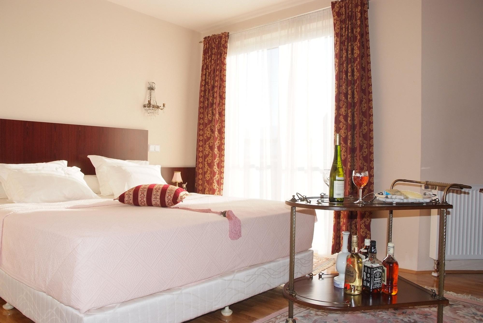 Hotel Octagon Σαράγεβο Εξωτερικό φωτογραφία