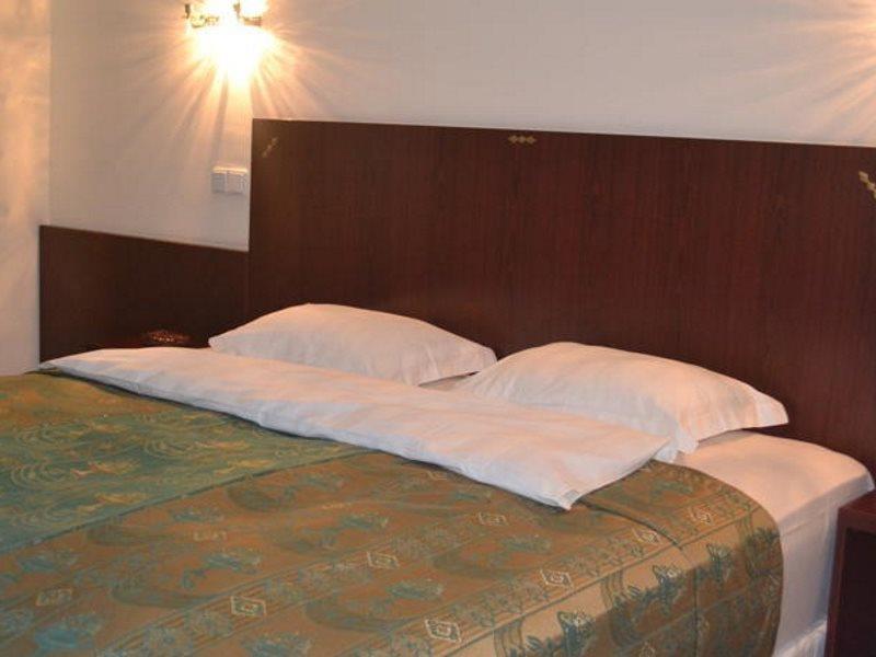 Hotel Octagon Σαράγεβο Εξωτερικό φωτογραφία